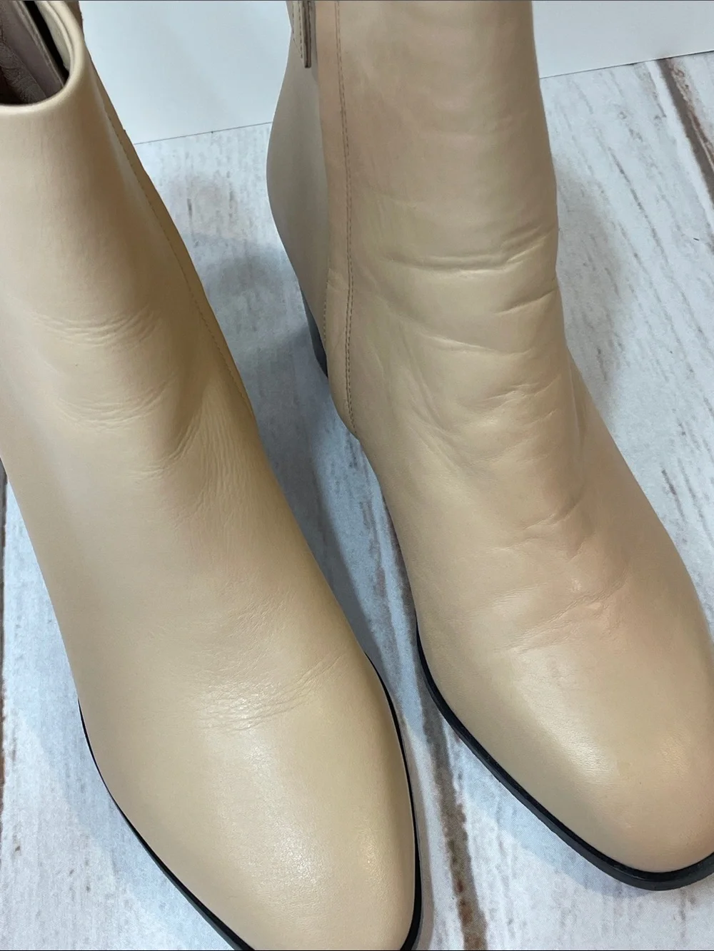 J Crew Women’s 9.5 Tan Leather Ankle Boots Classic Zip Closure BA566